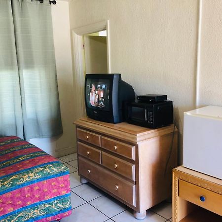 Sunset Inn- Fort Pierce, Fl Εξωτερικό φωτογραφία