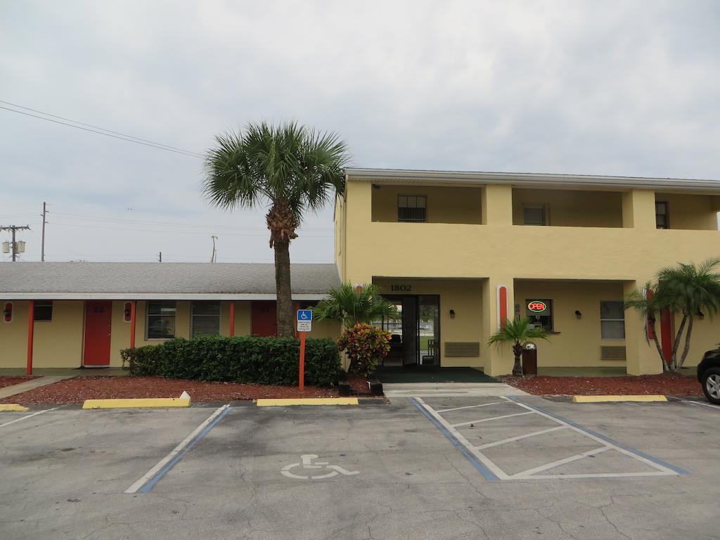 Sunset Inn- Fort Pierce, Fl Εξωτερικό φωτογραφία