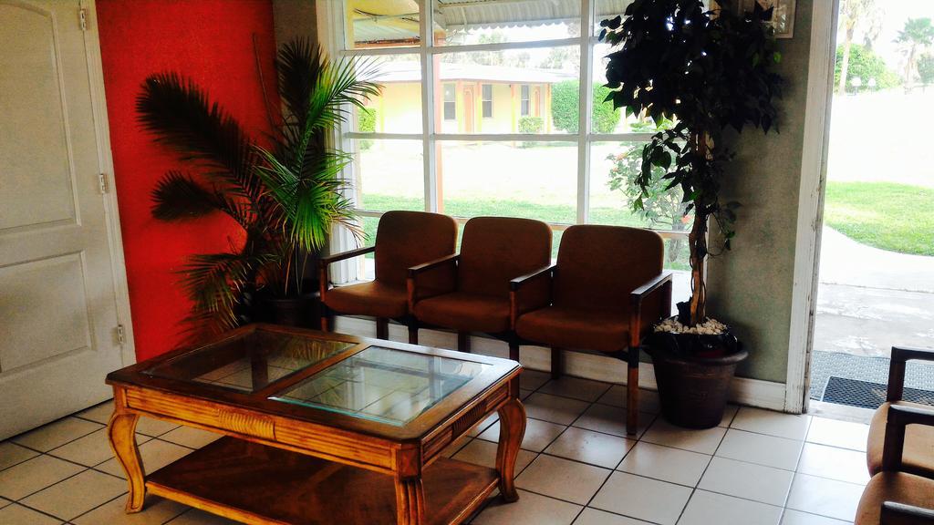 Sunset Inn- Fort Pierce, Fl Εξωτερικό φωτογραφία