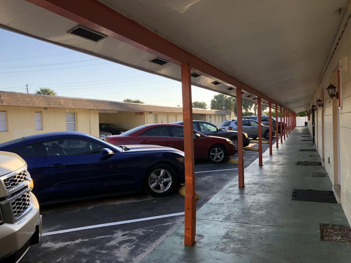 Sunset Inn- Fort Pierce, Fl Εξωτερικό φωτογραφία